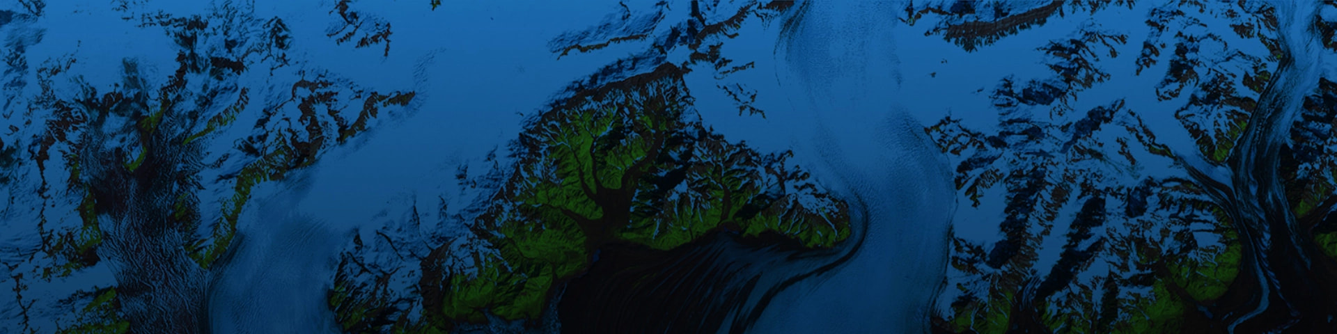 Metallformation in monochrome blau