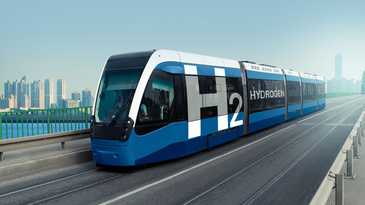 Ein mit dem Rohstoff Hydrogen fahrender Regionalzug.