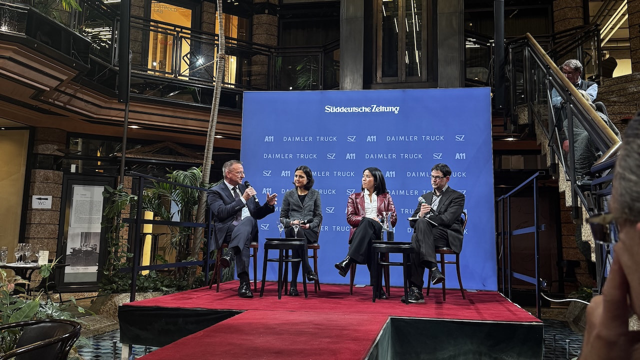 Andres Kroll in einer Diskussionsrunde auf der 62. Münchner Sicherheitskonferenz